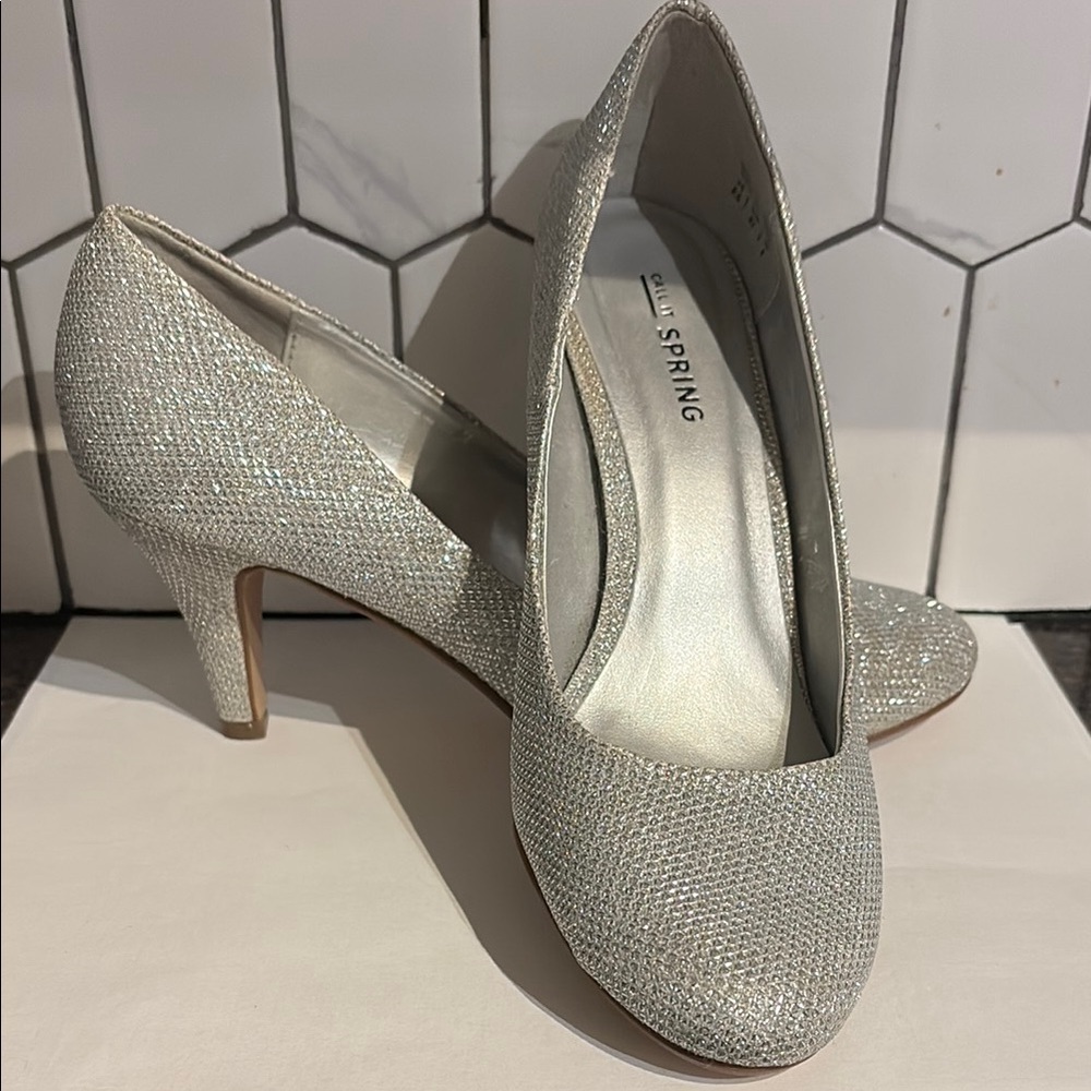 Women's Call It Spring Sparkly Silver Shimmery Pumps Heels Sizes 6.5
